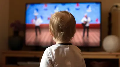 Écrans : 1 h 30 par jour dès 5 ans, 2 h 30 à 10 ans, combien de temps pour vos enfants ?
