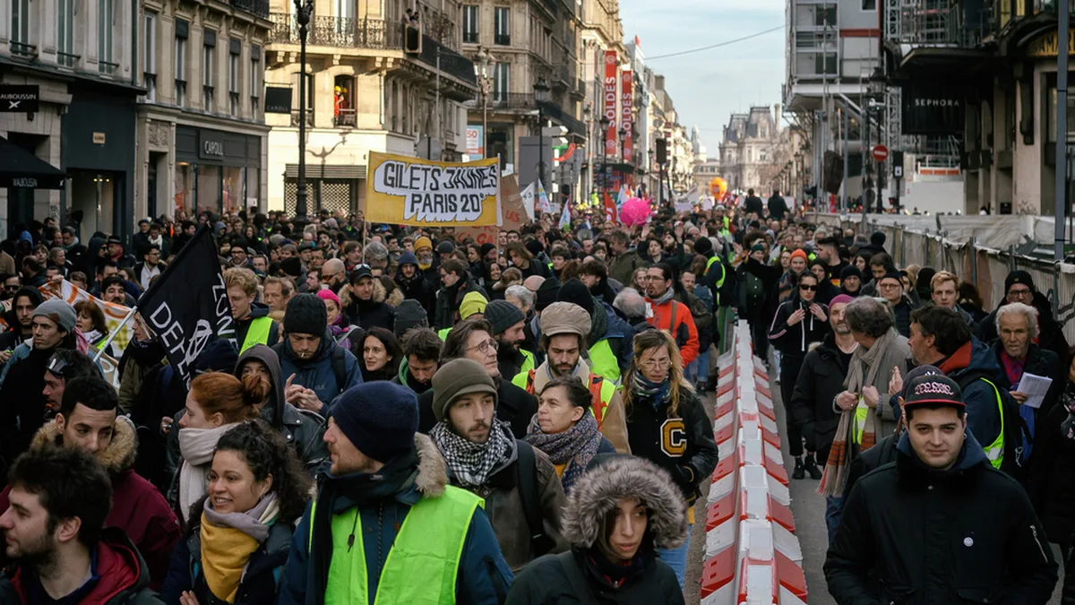 Manifestation de gilets jaunes dans les rues de Paris