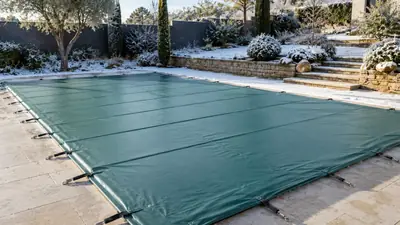 Piscine : le seuil des 12 °C qui décide de votre hivernage