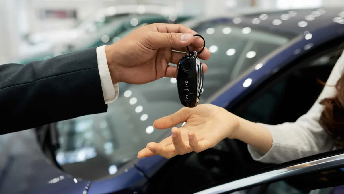 Remise des clés d&rsquo;une voiture neuve en concession