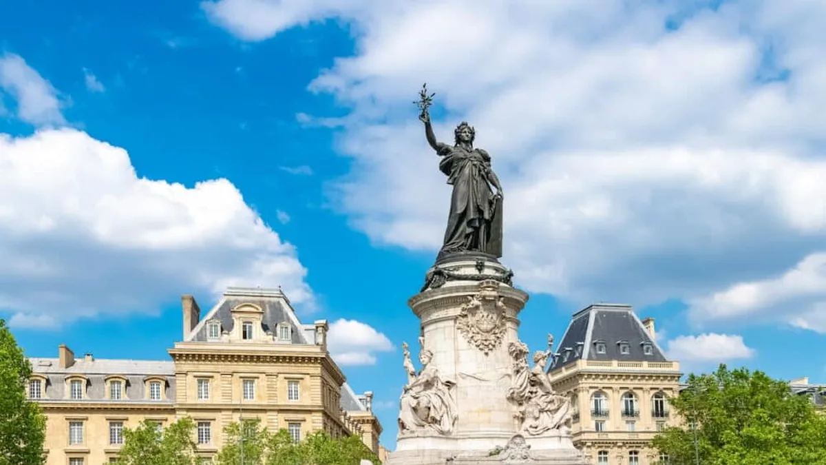 La statue de la place de la République à Paris