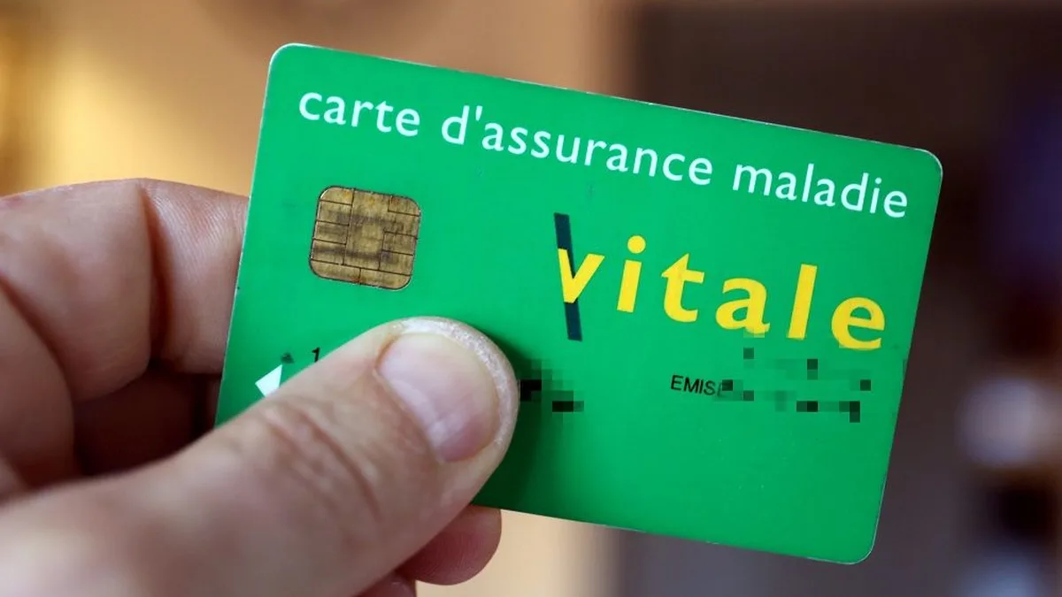 Mutuelle : la taxe de 2,05 % reconduite en 2027, combien elle va vous coûter par mois