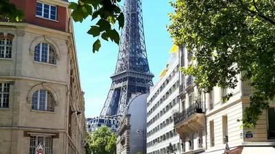 Alertes voyages : 14 pays mettent en garde contre la France, la Toussaint en sursis ?