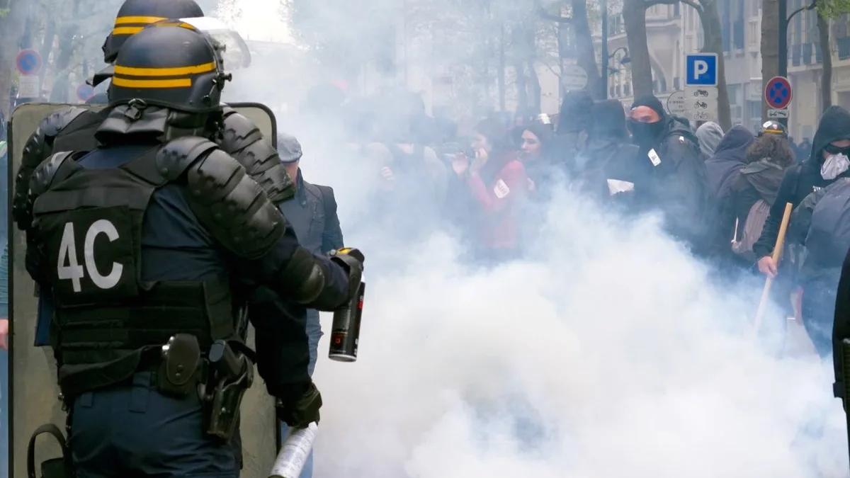 Couvre-feux : 1 435 interpellations samedi, Nunez les maintient, ce que ça change pour vous