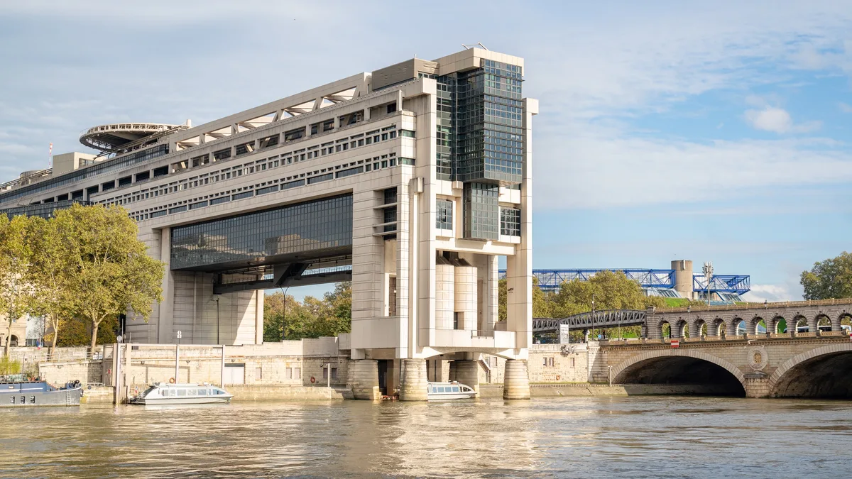 L&rsquo;immeuble du ministère de l&rsquo;Économie et des Finances à Bercy, à Paris