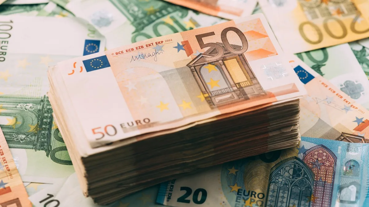 Dette : la France va emprunter 340 milliards d'euros en 2027, et votre argent va le sentir