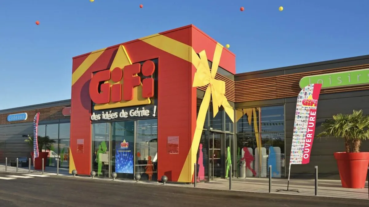 Un magasin Gifi avec son enseigne rouge et jaune caractéristique