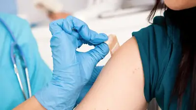 Vaccination grippe et Covid : +22 % de passages aux urgences, la campagne reprend le 13 octobre