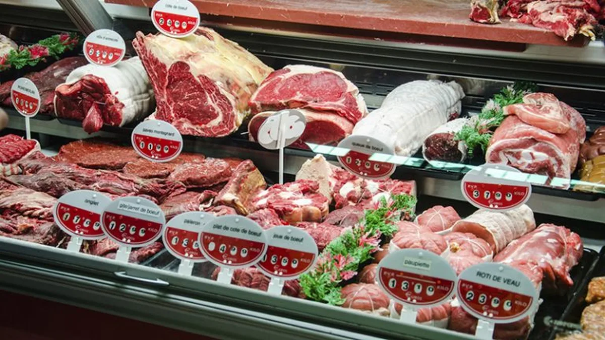 Étal de boucherie traditionnelle