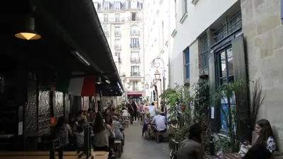 Incendie à Paris : le marché des Enfants-Rouges, fondé en 1615, totalement détruit par les flammes