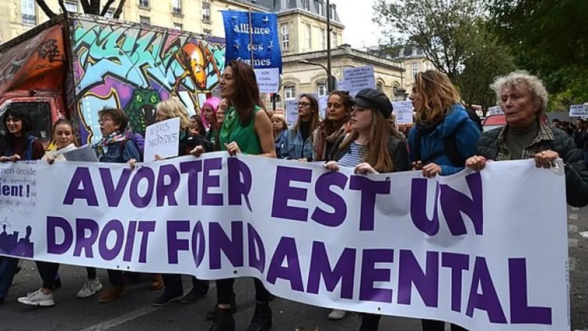 Des manifestants réclament le droit à l&rsquo;avortement pour toutes