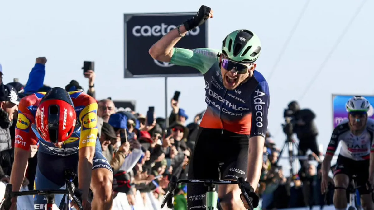 Tour de Lombardie : à 20 ans et 16 jours, Paul Seixas devient le plus jeune vainqueur de l'histoire