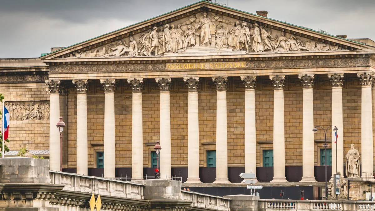 Pétition : 245 483 signatures pour supprimer CNews, ce que ça change vraiment