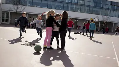 Périscolaire : 195 animateurs suspendus, 25 propositions — ce que le rapport du Sénat change pour vous