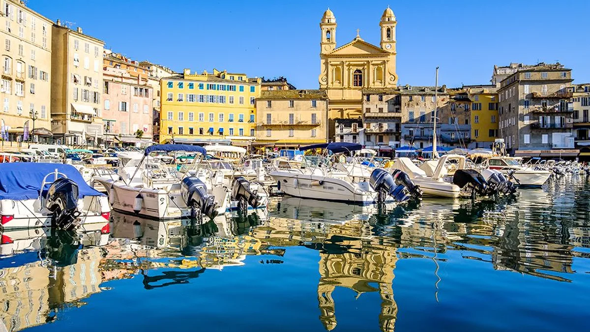 Le vieux port de Bastia, en Corse