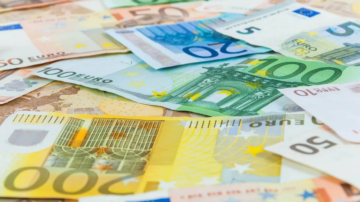 Billets en euros, le montant du SMIC en novembre 2026 ferait l&rsquo;objet d&rsquo;une revalorisation anticipée