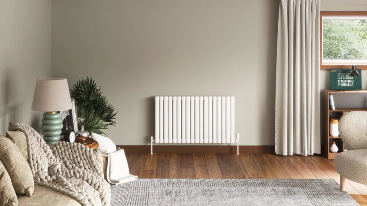 Radiateur colonne blanc dans un salon