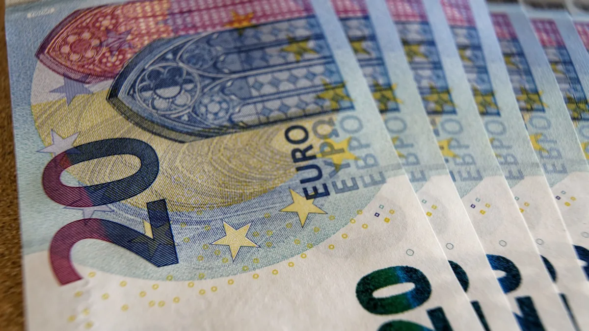 Des billets de 20 euros : la prochaine révision des taux interviendra le 1er février 2027