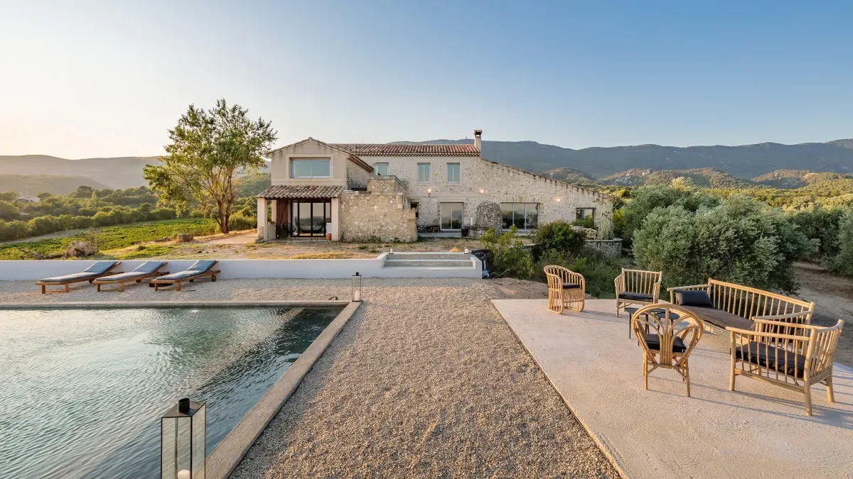 Maison de vacances en pierre dans le sud de la France