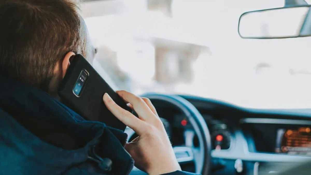 Téléphone au volant : jusqu'à 6 mois de suspension de permis partout en France