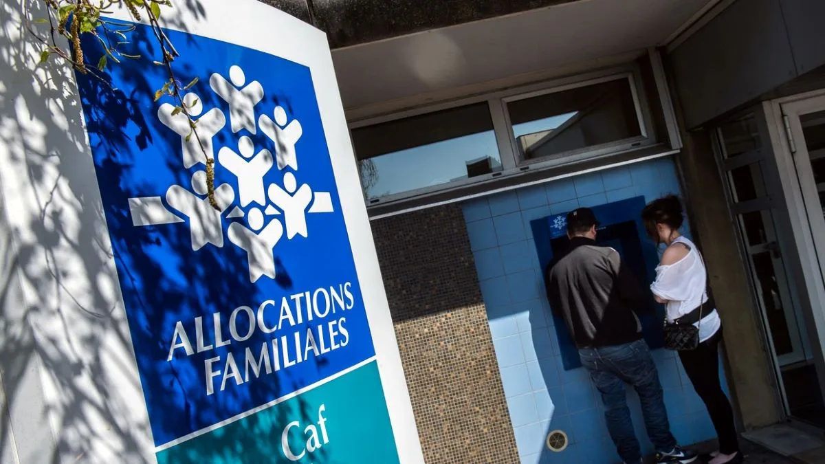 L&rsquo;enseigne d&rsquo;une agence de la CAF, les allocations familiales